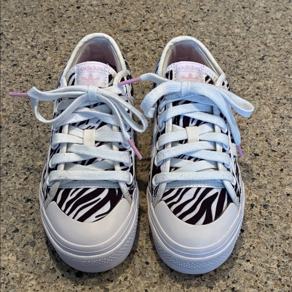 Girls Size 5 Adidas Nizza Platform Shoes Women's, Cloud White/Bliss Lilac/Core - Picture 4 of 12